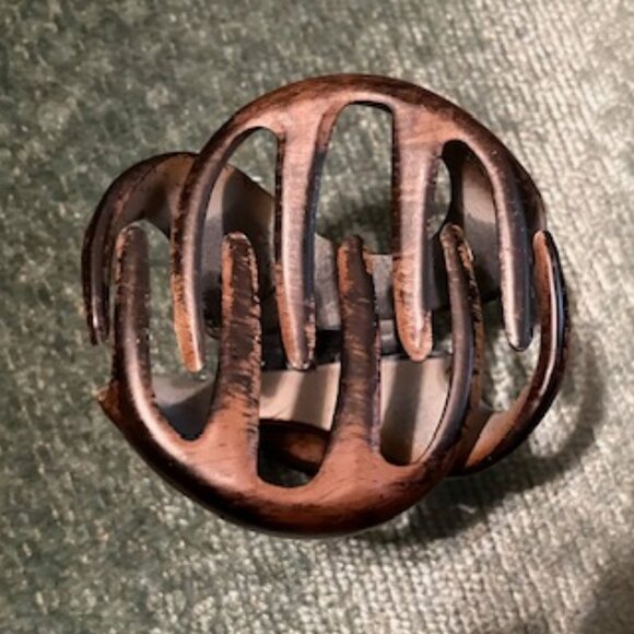 Black and Brown Medium Size Hair Claws - Picture 4 of 5